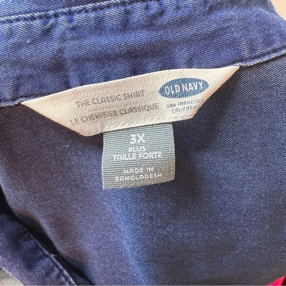 Old Navy Chambray Classic Button Down Top